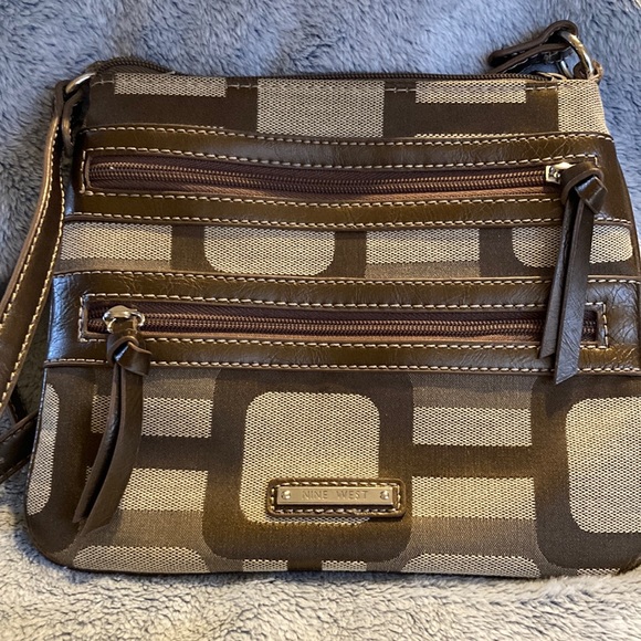 NINE WEST💫 Brown/Tan Crossbody Zipper Handbag - Picture 1 of 8